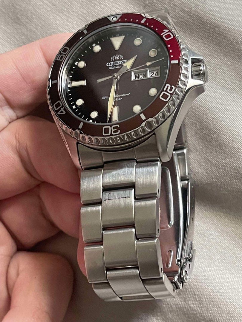 Orient Kamasu 2 Red (RA-AA0814R) Divers Watch (Category: Men's Watches) located in Mandaluyong City. Submitted by shoti___go (Listing ID 1314528512, Image 3). Description: Orient Kamasu 2 Red (RA-AA0814R) Divers Watch - 20 bar water resist (200m) - Sapphire Crystal - Unidirectional Bezel - Screwdown crown Used, with 1 scratch on the bezel and some scratches on the bracelet Complete with box and all papers watchlinks etc Meetups only at Mandaluyon