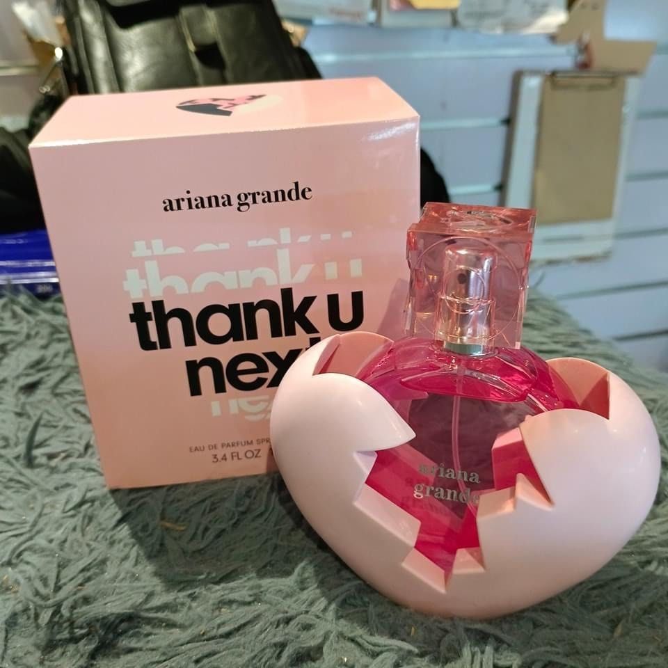 Ariana grande perfume dm outlet
