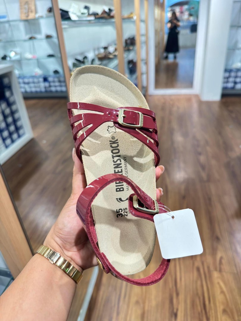 Birkenstock bordeaux patent top
