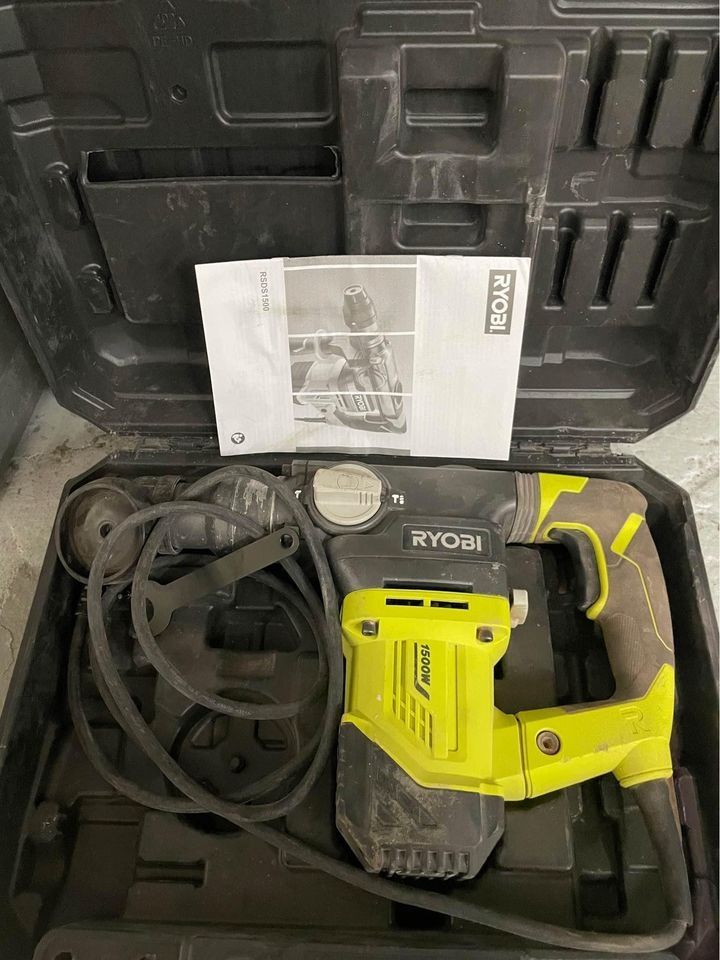 RYOBI 1500W SDS+ ROTARY HAMMER WITH CASE (Category: Home Improvement Tools & Accessories) located in Muntinlupa City. Submitted by aussie.surplustore (Listing ID 1314398216, Image 2). Description: RYOBI 1500W SDS+ ROTARY HAMMER WITH CASE Surplus from Australia We are available online and thru our physical store located at: 👉MUNTINLUPA For more info direct message or call me: ➡️Salestaff: JANINE ➡️Number: 0948 098 5387.