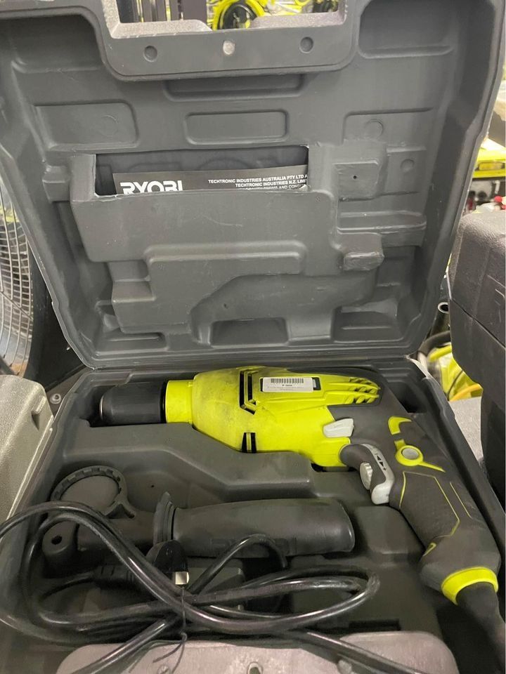 RYOBI 800W HAMMER DRILL