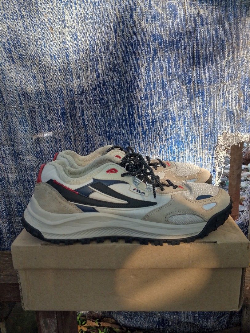 Sepatu second branded fila explore size 43 original preloved like