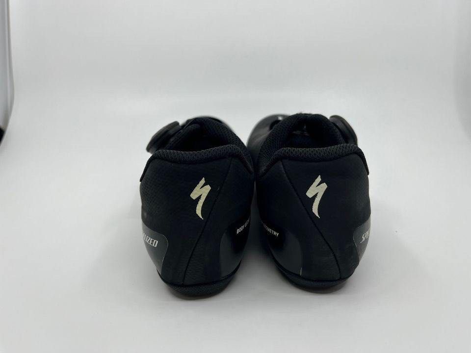 Specialized Torch 2.0 size 36 EU women’s (Category: Bicycles) located in Valenzuela. Submitted by justinerianner (Listing ID 1314553072, Image 3). Description: Reason for selling: Wrong size Barely used, it just doesn’t fit my feet well and I don’t want it to cause my feet injury Last price listed - 4,000php Location: Valenzuela Can be for pick up at People’s Park Otherwise, shipping within Metro Manila will be shouldered by buyer For your refere