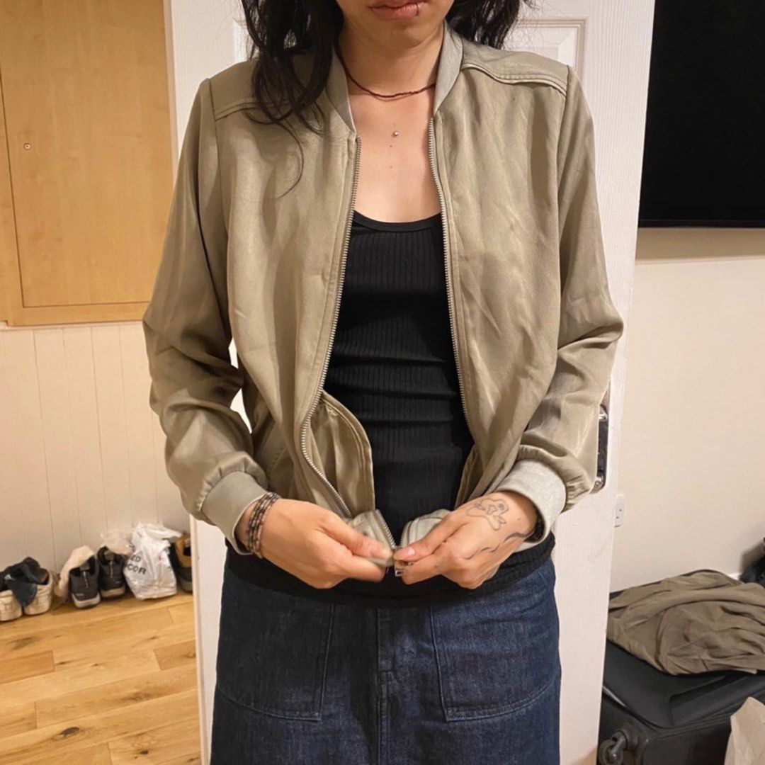 Topshop khaki bomber jacket Women s Fashion Coats Jackets and Outerwear on Carousell
