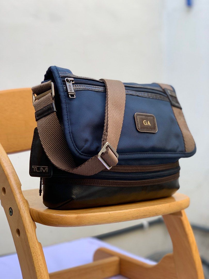 【未使用】TUMI ビールミニメッセンジャーバッグ 22371DH Beale Tumi 22371 未使用】TUMI ビールミニメッセンジャーバッグ