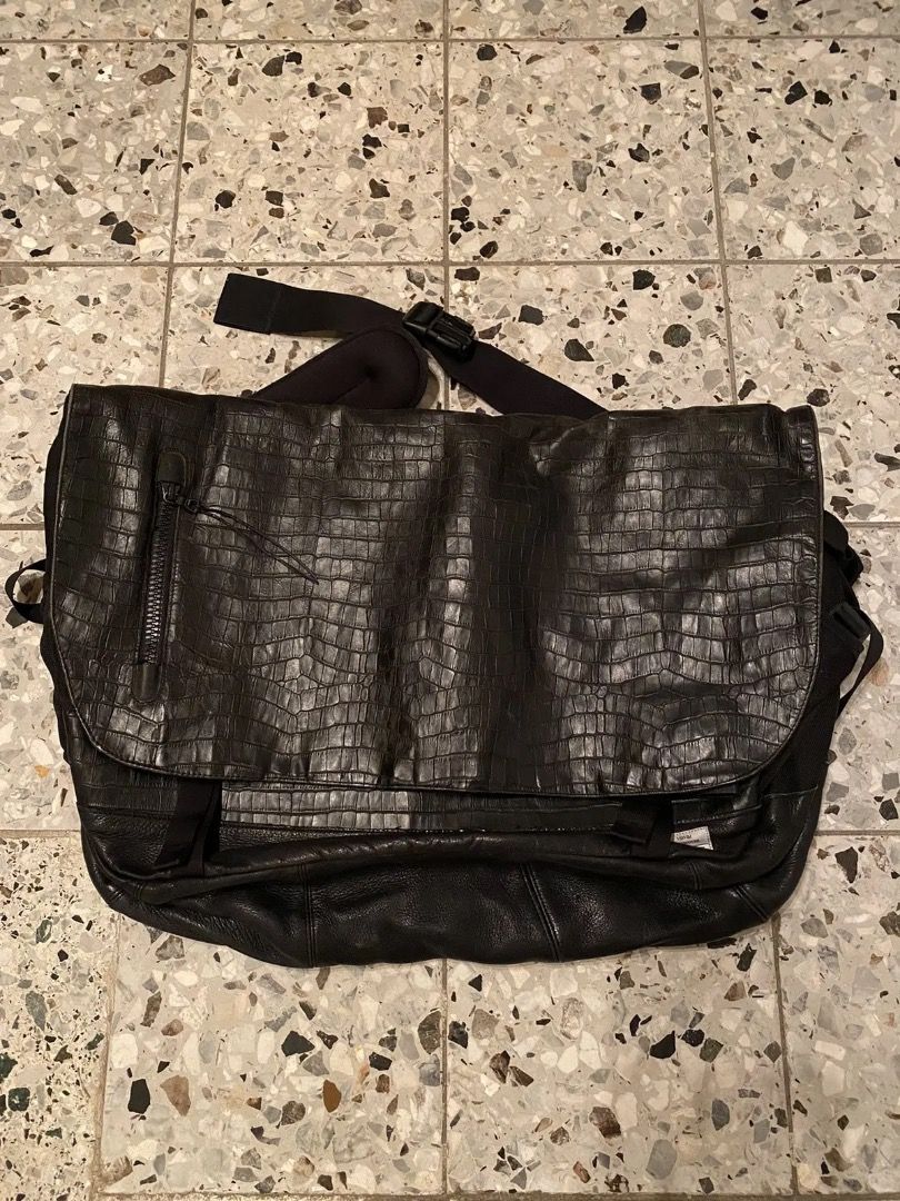 Undercover visvim messenger bag black, 名牌, 手袋及銀包- Carousell