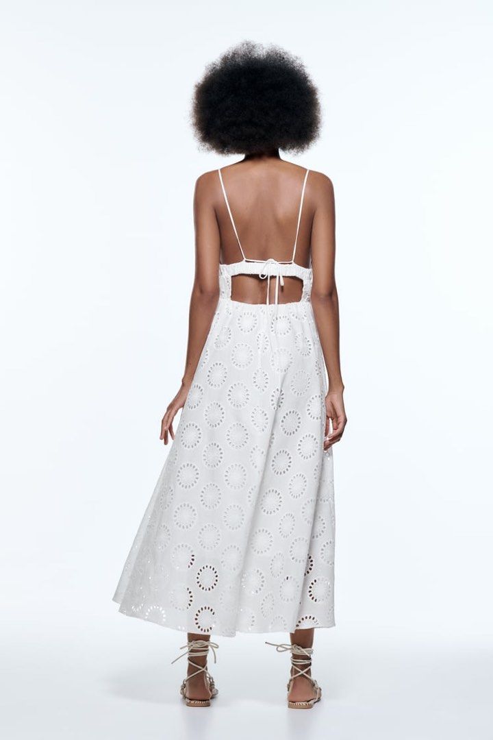 Zara Cutwork Embroidered Eyelet Dress (Category: Dresses) located in Manila. Submitted by pcyph (Listing ID 1314415310, Image 3). Description: BRAND NEW no tag. Just tried it once. Di kasya. Last pic I was wearing size Large .
