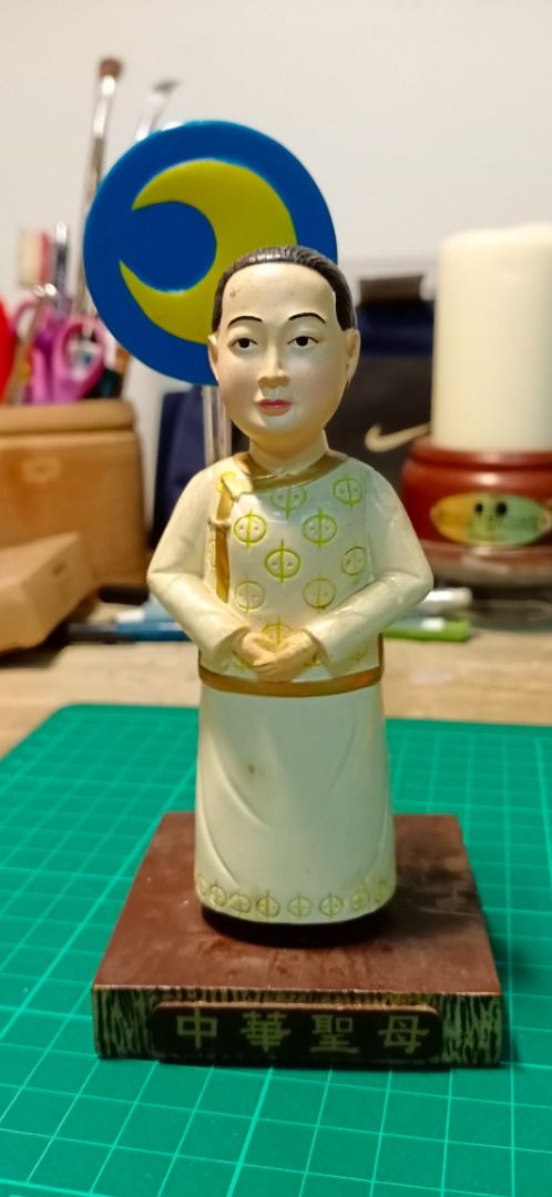 神佛鬼怪系列-一貫道天然古佛+中華聖母兩款, 書籍、休閒與玩具, 收藏、紀念品, 宗教相關物品在旋轉拍賣