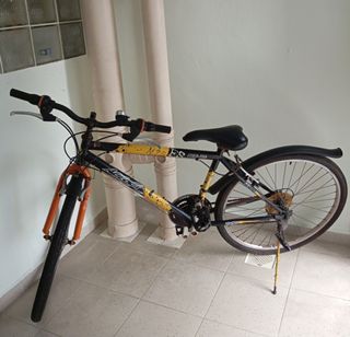 (Category: ) located in . Submitted by ColorDot (Listing ID 1307952679, Image 1). Description: .