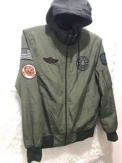 (Category: ) located in . Submitted by amirthriftcollection (Listing ID 1314570339, Image 1). Description: .