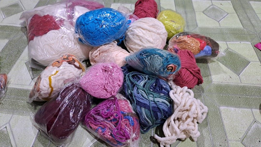 Assorted bundle yarn (Category: Craft Supplies & Tools) located in Davao. Submitted by bravemoon_556cd5 (Listing ID 1314709374, Image 1). Description: items from USA we ship nationwide gcash or bank account payment mode.