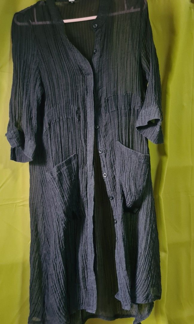 Black beach cover up (Category: Others Tops) located in Quezon City. Submitted by cdm19 (Listing ID 1314591343, Image 1). Description: Perfect for beach or casual get up Small to Large.