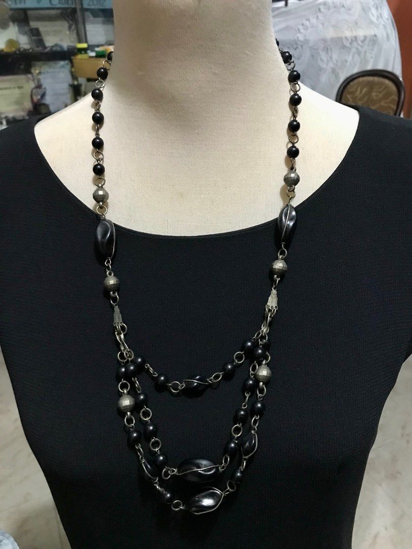 Vintage black bead necklace discount