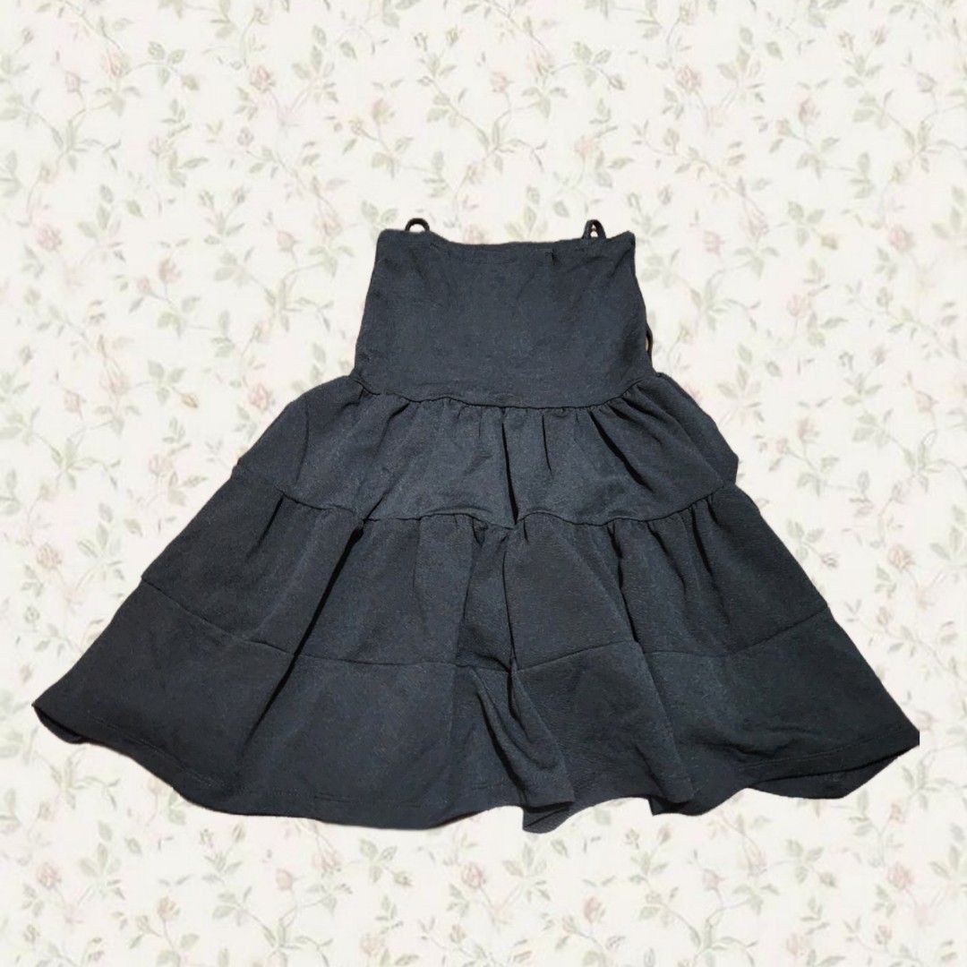 Black Skater Dress (Category: Dresses) located in Quezon City. Submitted by jitashous (Listing ID 1314675251, Image 1). Description: ☆ fits xs-s frame ☆ self tie ☆ has pockets.