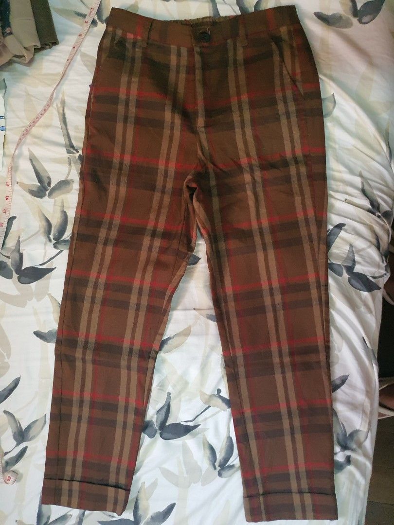BROWN Slacks (Category: Other Bottoms) located in Manila. Submitted by mane_13 (Listing ID 1314627796, Image 1). Description: RFS: Does not fit me anymore Details of the sizes are on the pictures.
