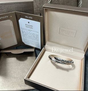 (Category: ) located in . Submitted by dazzle.jewel88 (Listing ID 1314716215, Image 1). Description: .