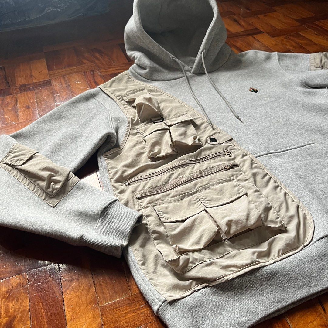 Cactus Jack Reconstructed Hoodie (Category: Coats, Jackets and Outerwear) located in Paranaque City. Submitted by declutteringstuff (Listing ID 1314716614, Image 2). Description: 21.5 x 27 no tags fit up to large size HEAVY COTTON! all zippers/pockets/compartments functional 10/10 condi pass as bnew :') super nice and madali bagayan kahit ano bottom hehe .