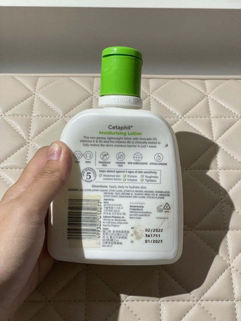 CETAPHIL MOISTURIZING LOTION (Category: Face Care) located in Antipolo. Submitted by itsyogirl_ac (Listing ID 1314575379, Image 2). Description: - exp on jan 2025 - can lower the price - already used the bottle in half - 237 ml .