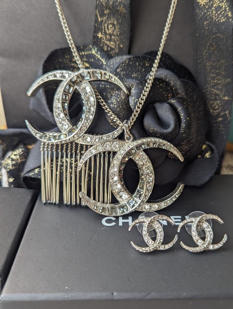 Chanel moon earrings shop