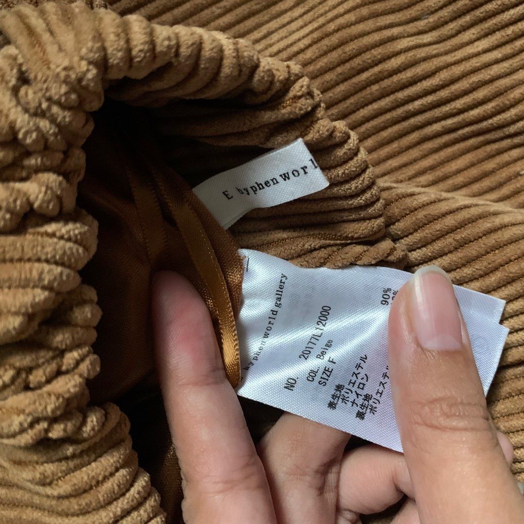 Corduroy Midi Skirt (Category: Skirts) located in Taguig. Submitted by askgue (Listing ID 1314640417, Image 2). Description: Garterized. Fits 25-30” waistline 20.5” length With pockets .
