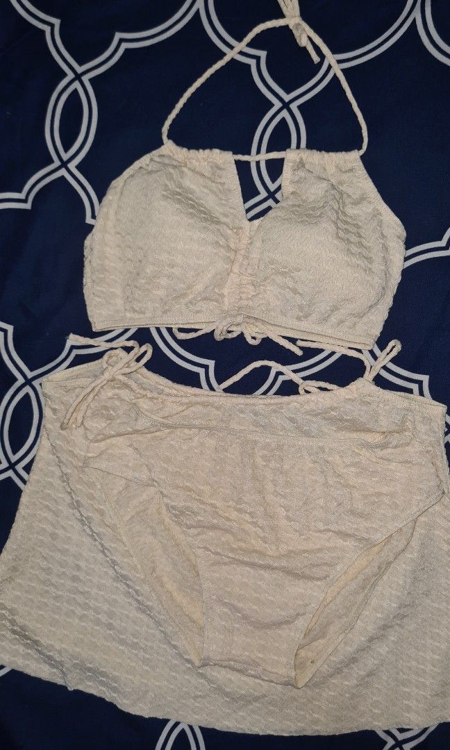 Cream Swimsuit (Category: Bikinis & Swimsuits) located in Quezon City. Submitted by cdm19 (Listing ID 1314595261, Image 3). Description: Cream 3-pc Swimwear Can fit up to Small.