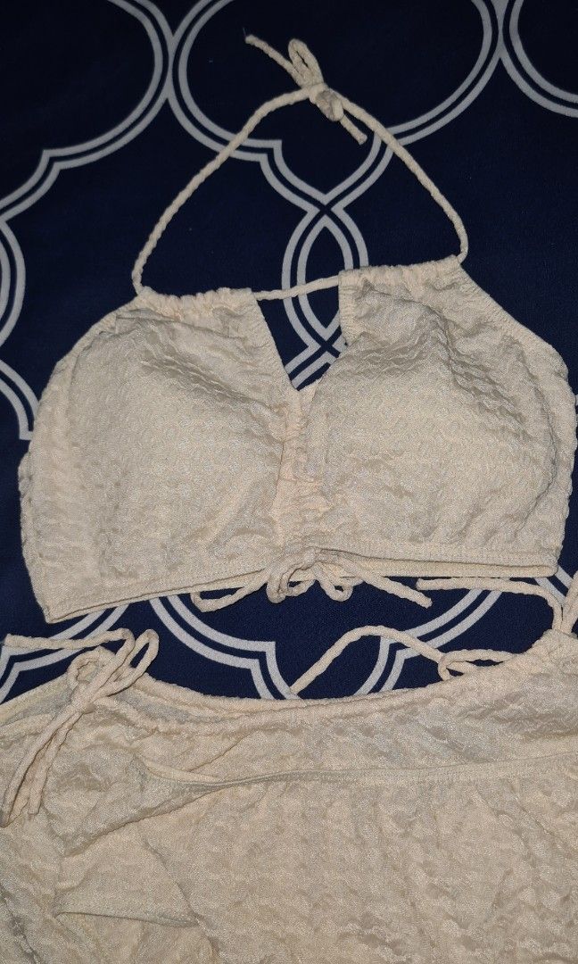Cream Swimsuit (Category: Bikinis & Swimsuits) located in Quezon City. Submitted by cdm19 (Listing ID 1314595261, Image 2). Description: Cream 3-pc Swimwear Can fit up to Small.