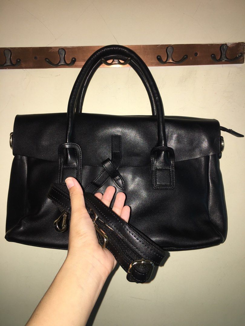 Della Stella Sling Bag Preloved