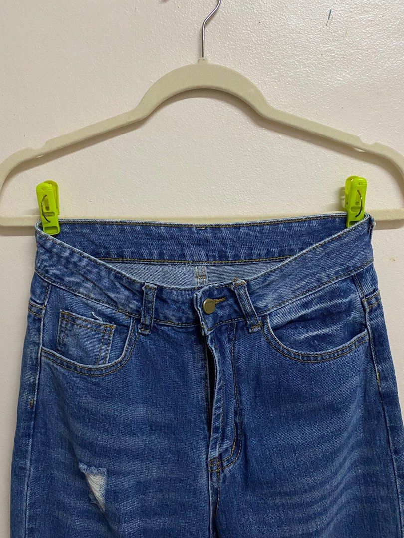Denim pants P1 (Category: Jeans) located in Santa Rosa. Submitted by help.medeclutter21 (Listing ID 1314693288, Image 2). Description: Shein XS (see pic) BUT please see pic in CENTIMETER for exact measurement Length 98cm (see pic) J&T Gcash/BPI as MOP .