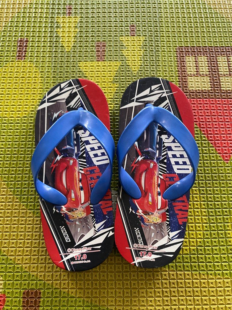 Lightning mcqueen flip flops hot sale