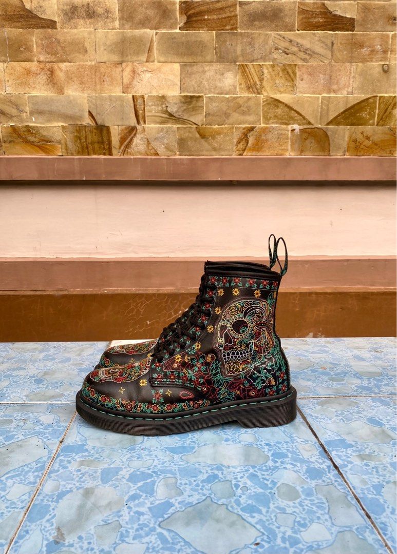Dr martens 1460 skull backhand top