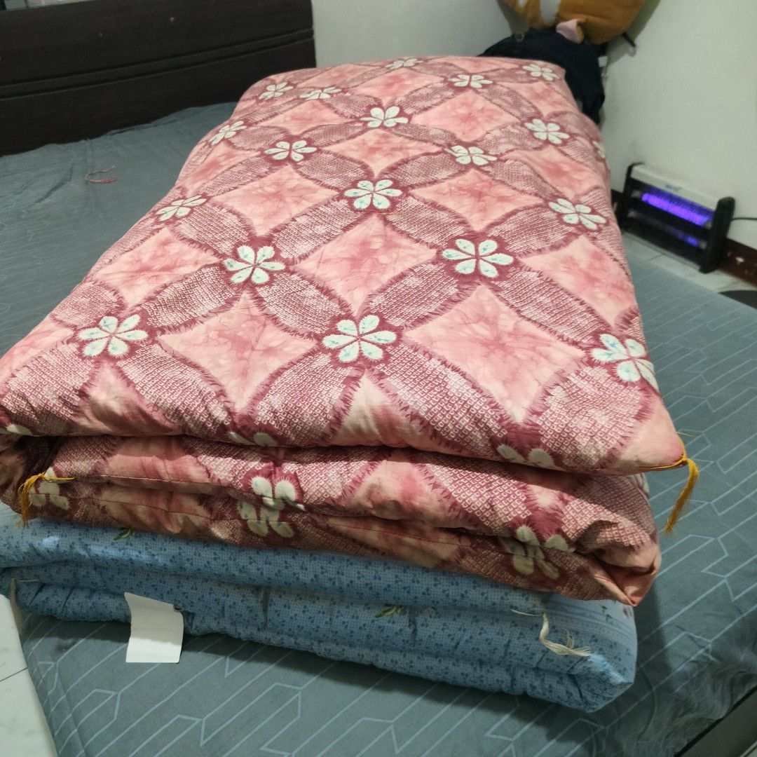 FOLDABLE SINGLE BED MATTRESS (Category: Bed Frames & Mattresses) located in Baao. Submitted by all.things.japan (Listing ID 1314648069, Image 2). Description: FOLDABLE BED MATRESS Single Size For only P850.00, Add Sf Ideal for Students/Employees staying at Boarding Houses..