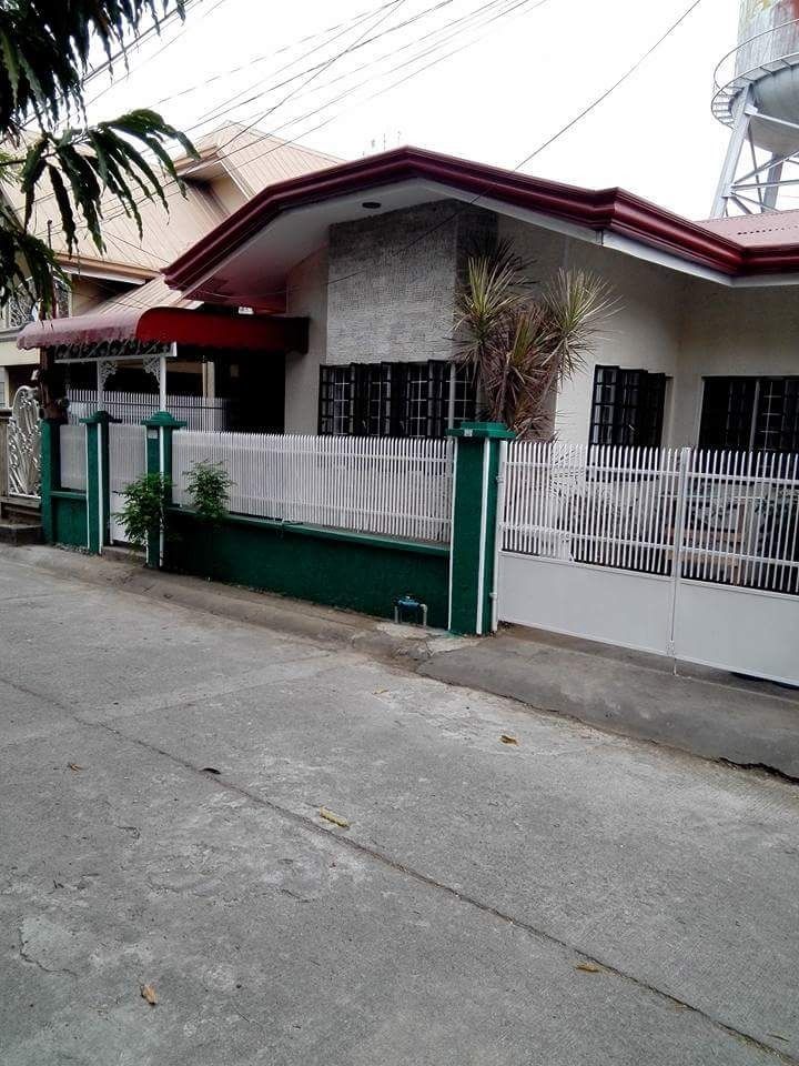 FOR RENT 3 Bedroom House in Metroville Subdivision Balibago, Sta Rosa