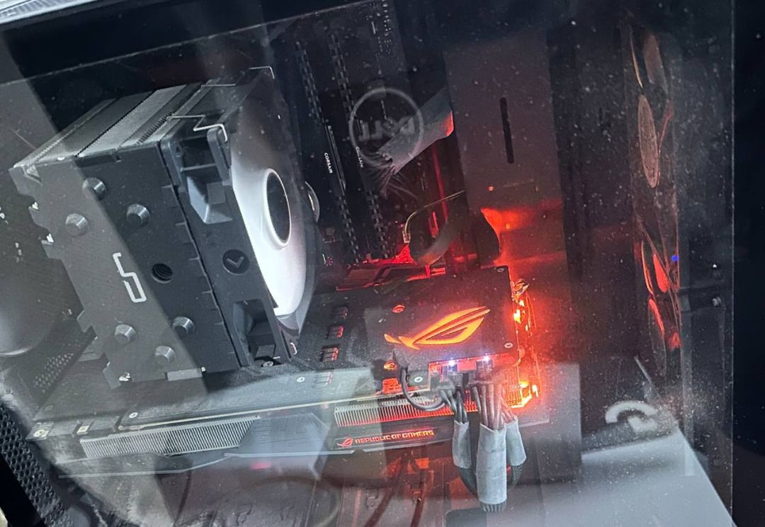 Gaming PC Intel 8700K ASUS ROG 1080 STRIX CORSAIR 16GB RAM ASUS Z370H