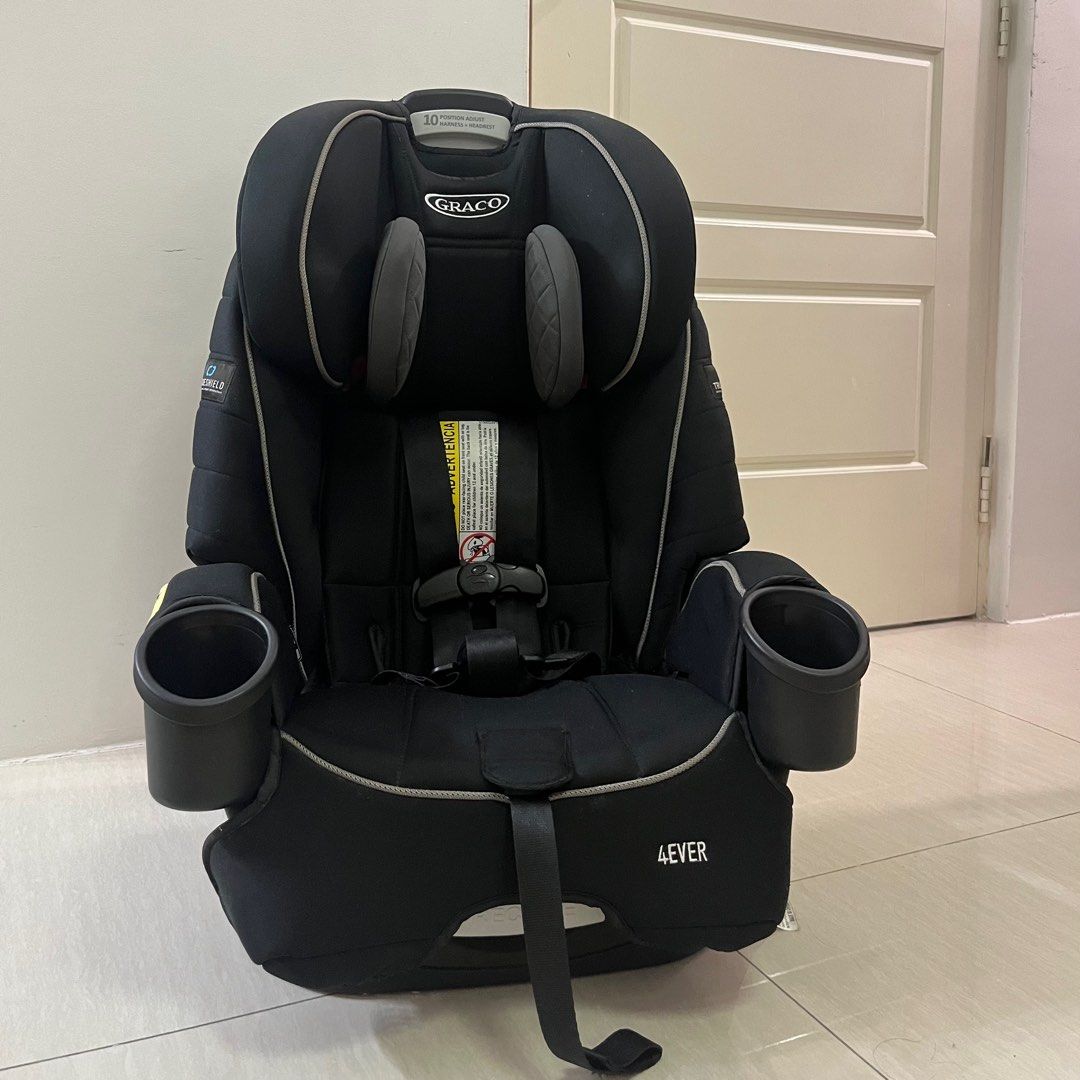GRACO 4EVER TS car seat with FREEBIES (Category: Car Seats) located in Quezon City. Submitted by selling.thingzzz (Listing ID 1314683810, Image 2). Description: up to 30kgs capacity 💕 FREE Safe Fit protective seat saver 💕 FREE neck pillow .