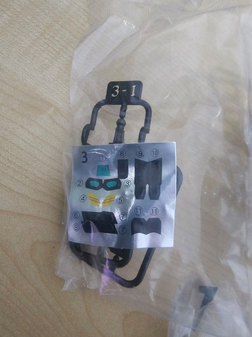 Gundam (Category: Gundam Model Kits) located in Singapore. Submitted by ec247 (Listing ID 1314676592, Image 3). Description: Mobility Joint Gundam Vol 6 Series the white gundam as shown in photo.