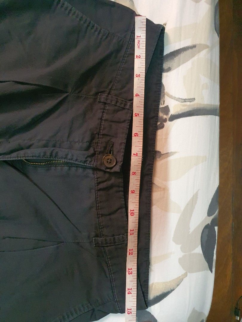 H and M Black Trousers (Category: Trousers) located in Manila. Submitted by mane_13 (Listing ID 1314629882, Image 3). Description: RFS: Does not fit me anymore Details of the sizes are on the pictures.