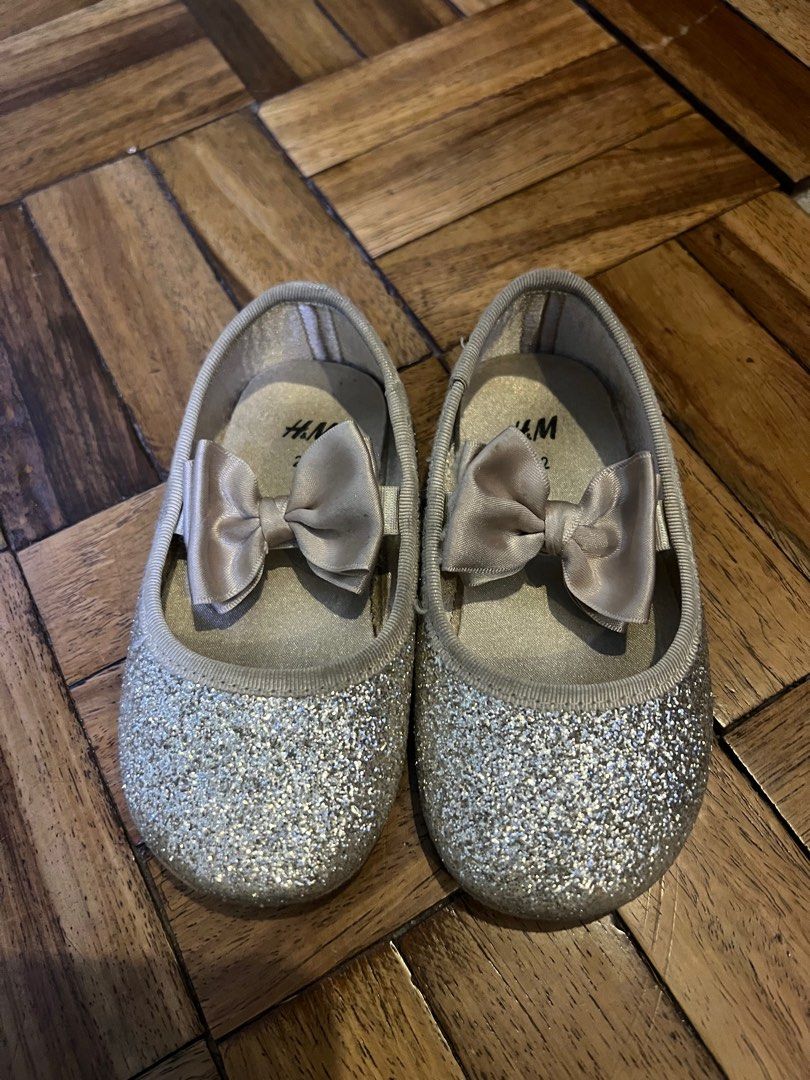 H&M Dollshoes Kids (Category: Babies & Kids Fashion) located in San Fernando. Submitted by iris_dj23 (Listing ID 1314664193, Image 3). Description: H&M ballet pumps Eur 22 .