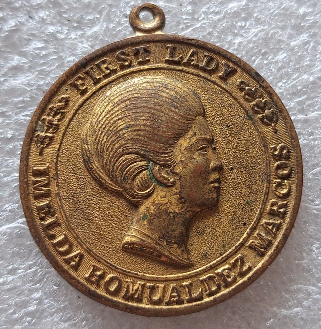 IMELDA MARCOS CCP MEDAL (Category: Currency) located in Taguig. Submitted by ezekiel103 (Listing ID 1314682230, Image 1). Description: IMELDA MARCOS CCP MEDAL 1K NALANG.