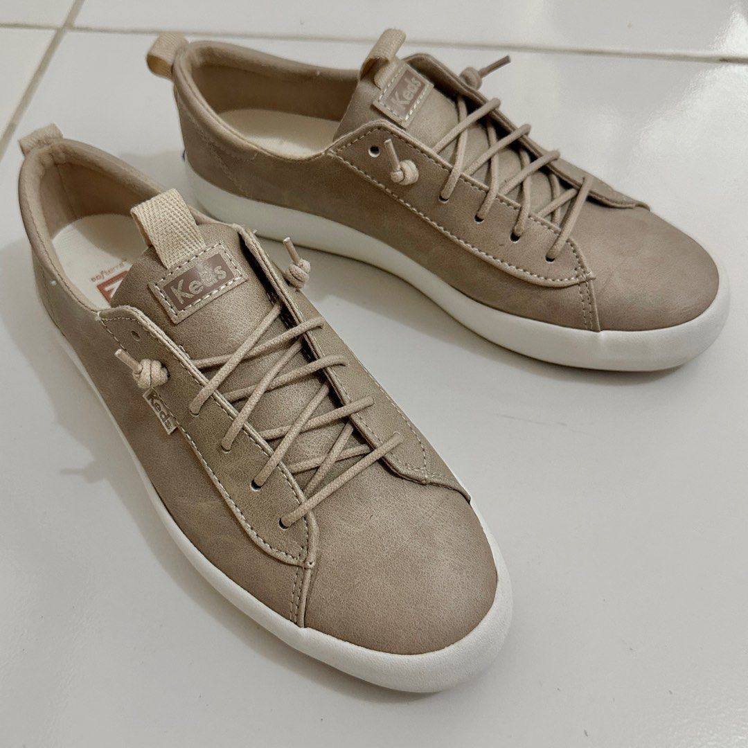 Keds kickback PU leather (Category: Sneakers) located in Guimba. Submitted by _thrift_things_ (Listing ID 1314705417, Image 1). Description: Cracks in some parts Comes with original box Bought for ₱3,995 Rfs: too small na for me .