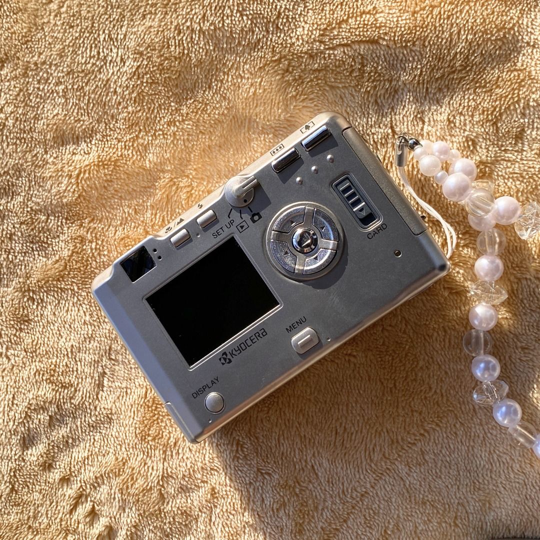 Kyocera Finecam s3 (Category: Cameras) located in Quezon City. Submitted by cameraforsale.ph (Listing ID 1314570210, Image 2). Description: 📷 Rare Kyocera Finecam s3 EDIT: WILL BE SELLING IT AT A LOWER PRICE BECAUSE OF THE DEFECTIVE REPLACEMENT BATTERY (DRAINS EASILY) Replacement battery finally arrived😭 Vintage Vibe output [5999 BUT REPRICED TO 3500] [RARE] [READY TO USE] - 3.3 MP CCD Camera - Manual white balance, compact and lightweight, wit