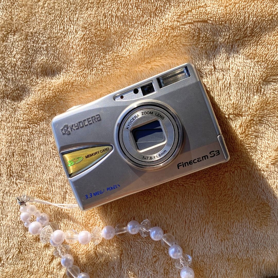 Kyocera Finecam s3 (Category: Cameras) located in Quezon City. Submitted by cameraforsale.ph (Listing ID 1314570210, Image 1). Description: 📷 Rare Kyocera Finecam s3 EDIT: WILL BE SELLING IT AT A LOWER PRICE BECAUSE OF THE DEFECTIVE REPLACEMENT BATTERY (DRAINS EASILY) Replacement battery finally arrived😭 Vintage Vibe output [5999 BUT REPRICED TO 3500] [RARE] [READY TO USE] - 3.3 MP CCD Camera - Manual white balance, compact and lightweight, wit