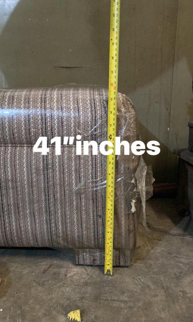 Ottoman / sofa bench decluttering sale (Category: Sofas) located in San Juan City. Submitted by dailydealsphest2010 (Listing ID 1314564230, Image 2). Description: nakabalot pa ng plastic para hndi madumihan height 41 inches width 60 inch length 20 inches .