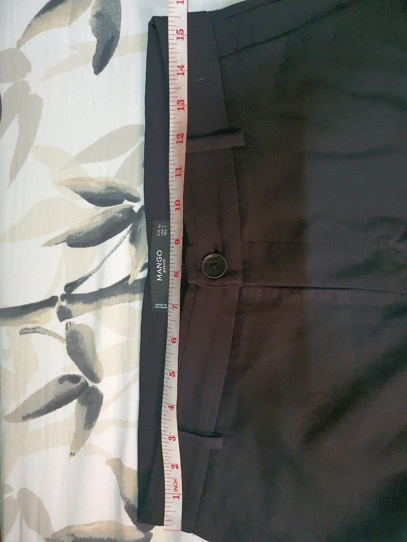 Mango Black Trousers (Category: Trousers) located in Manila. Submitted by mane_13 (Listing ID 1314628642, Image 3). Description: RFS: Does not fit me anymore Details of the sizes are on the pictures.