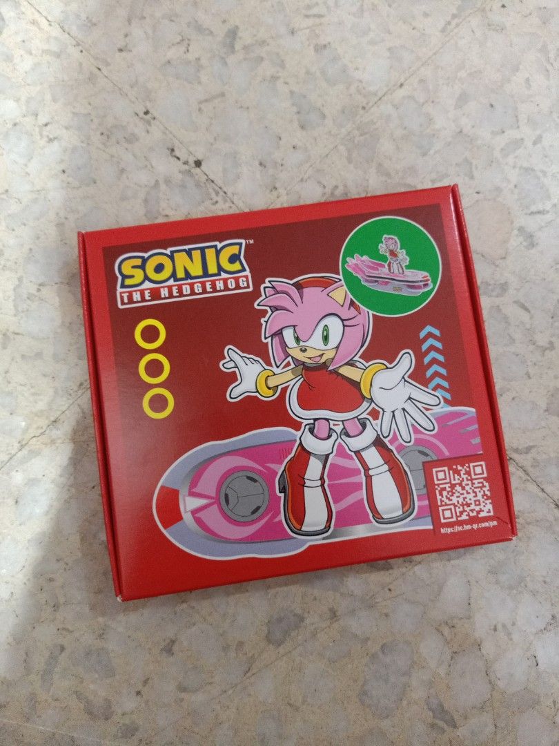 McDonald's happy Meal toy sonic the hedgehog 2024 Amy Hoverboard