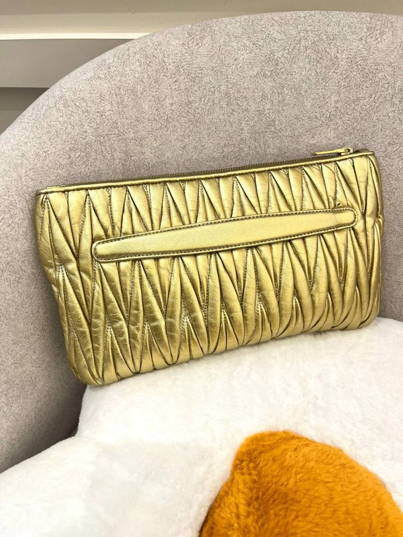 MIU MIU METALLIC GOLD MATELASSE LEATHER FRAME ZIPPED CLUTCH