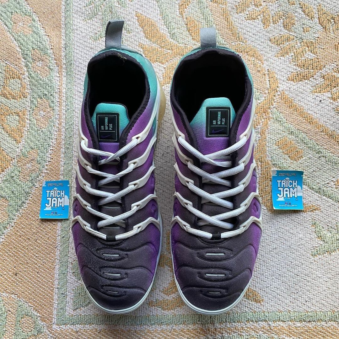 NIKE AIR VAPOR MAX PLUS GRAPE Men s Fashion Footwear Sneakers on Carousell