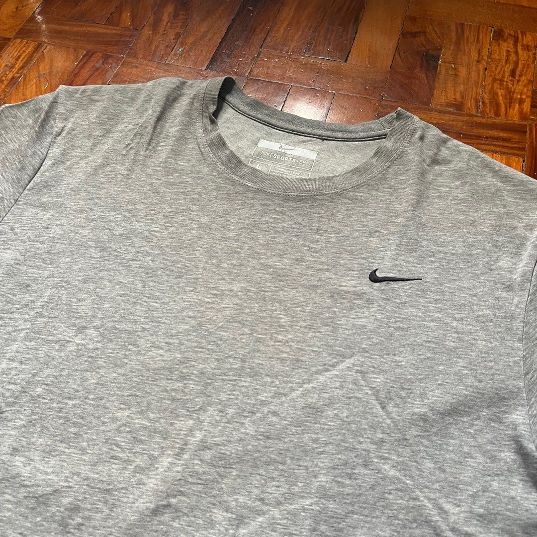 Nike Grey Sideswoosh Shirt (Category: Tshirts & Polo Shirts ) located in Paranaque City. Submitted by declutteringstuff (Listing ID 1314726040, Image 2). Description: 22 x 27 large on tag needs wash 8/10 condition .