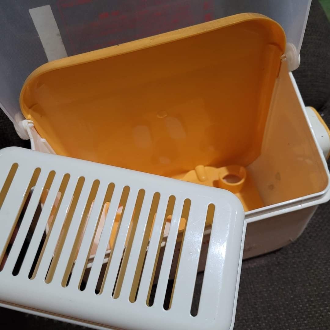 Original combi from japan (Category: Breastfeeding & Bottle Feeding) located in Quezon City. Submitted by moonchayo (Listing ID 1314665164, Image 2). Description: never been used brand new pero nasama sa mga japan items kunting linis lang.