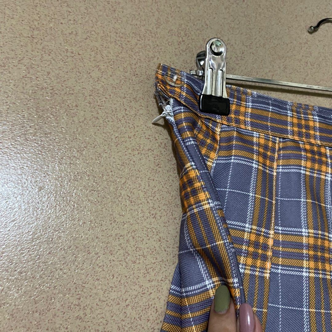 Plaid Skirt (Category: Skirts) located in San Pedro. Submitted by ranze (Listing ID 1314577734, Image 2). Description: Plaid skirt orange and purple Waist 28 Length 15.