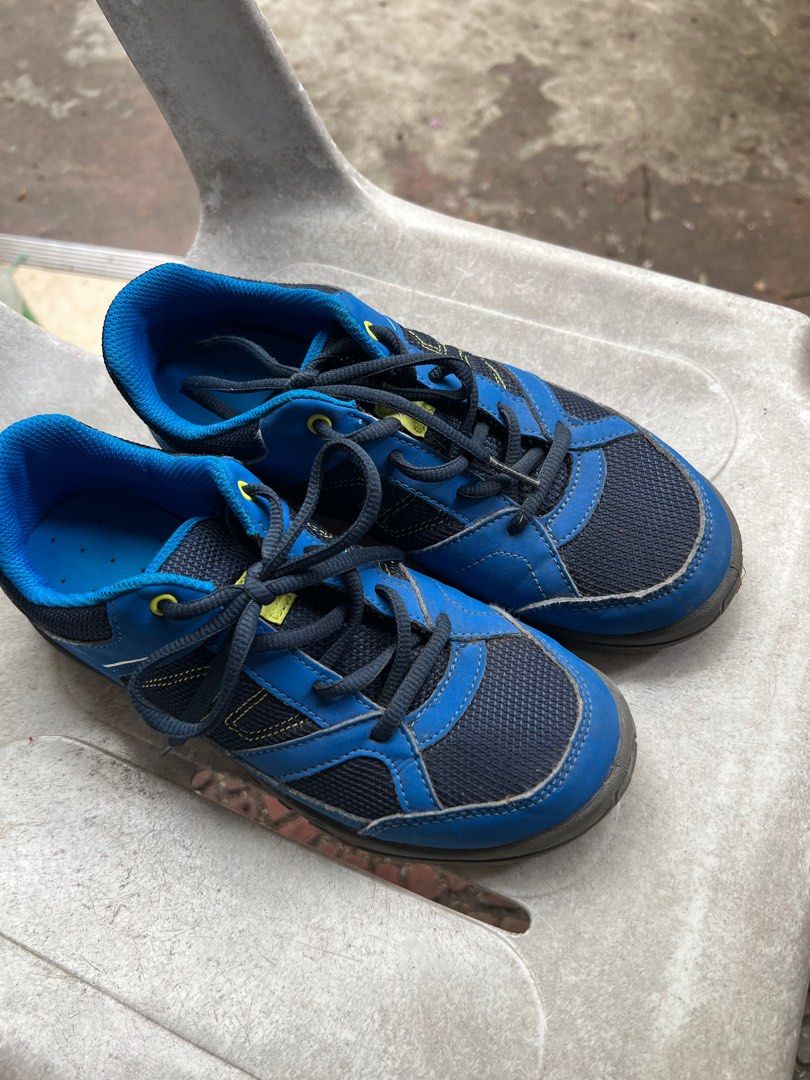 Decathlon boys shoes store